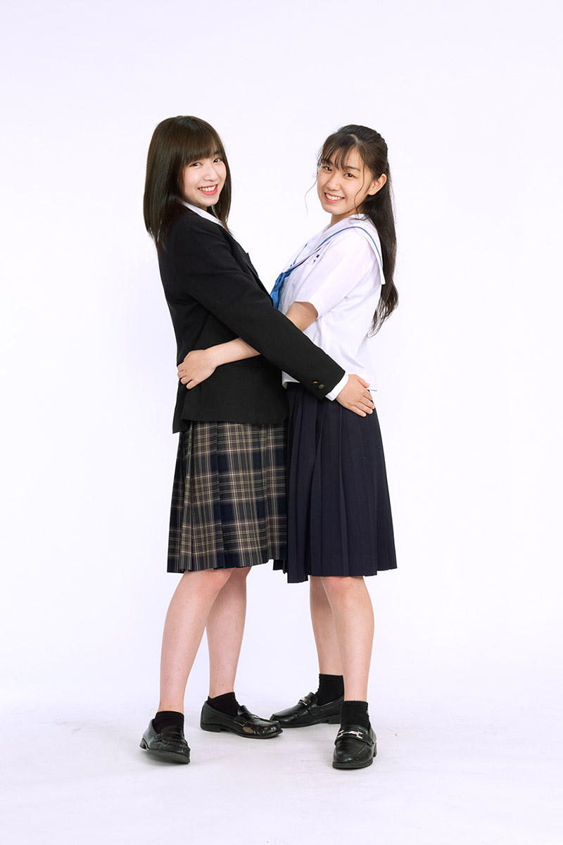 卒業の姉妹の写真